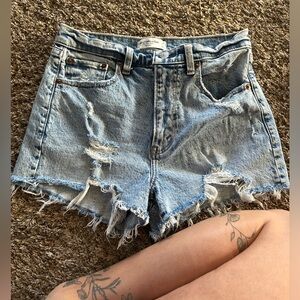 ABERCROMBIE the mom short